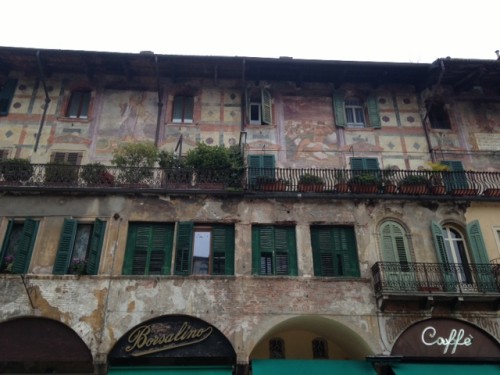 Particolare palazzo di P.zza delle Erbe