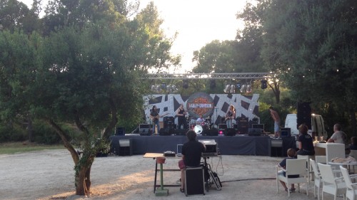 raduno di bikers e live set rock