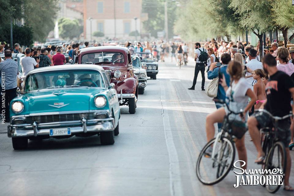 Sfilata di auto d'epoca al Jamboree