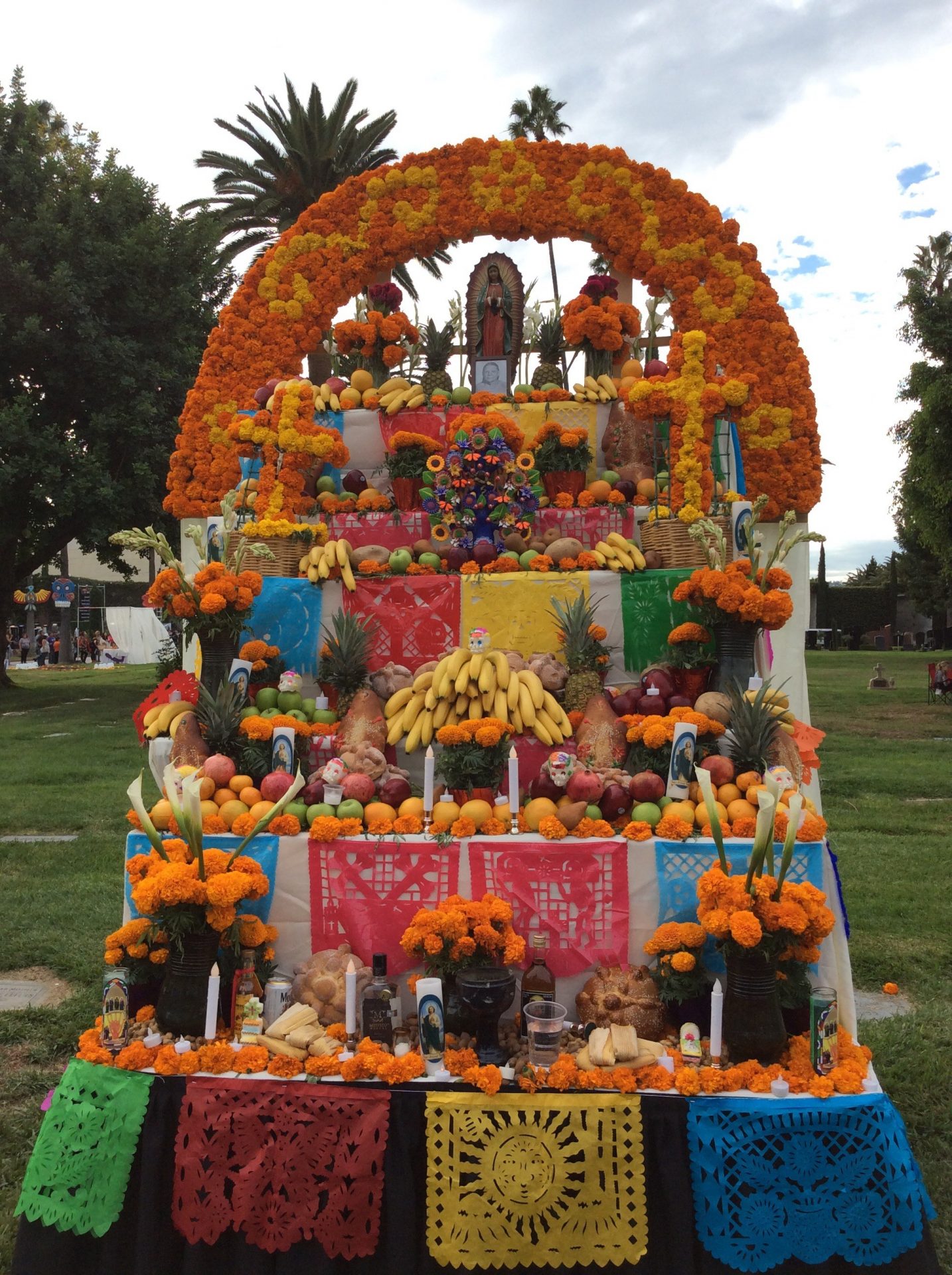 El Dia De Los Muertos Gloria Annovi photo