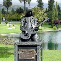CONCERTI E PROIEZIONI DI FILM ALL’HOLLYWOOD FOREVER CEMETERY