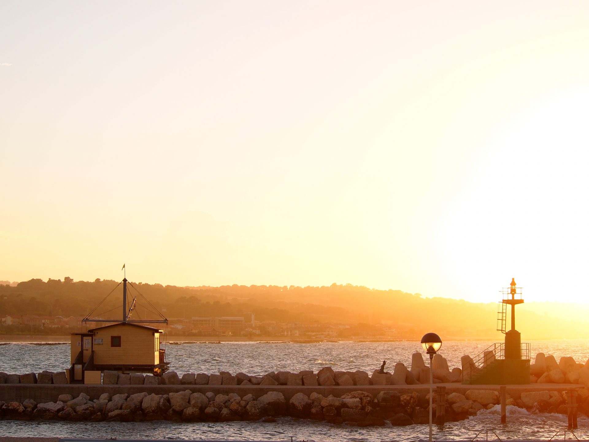 Tramonto sul porto. Foto di Gloria Annovi