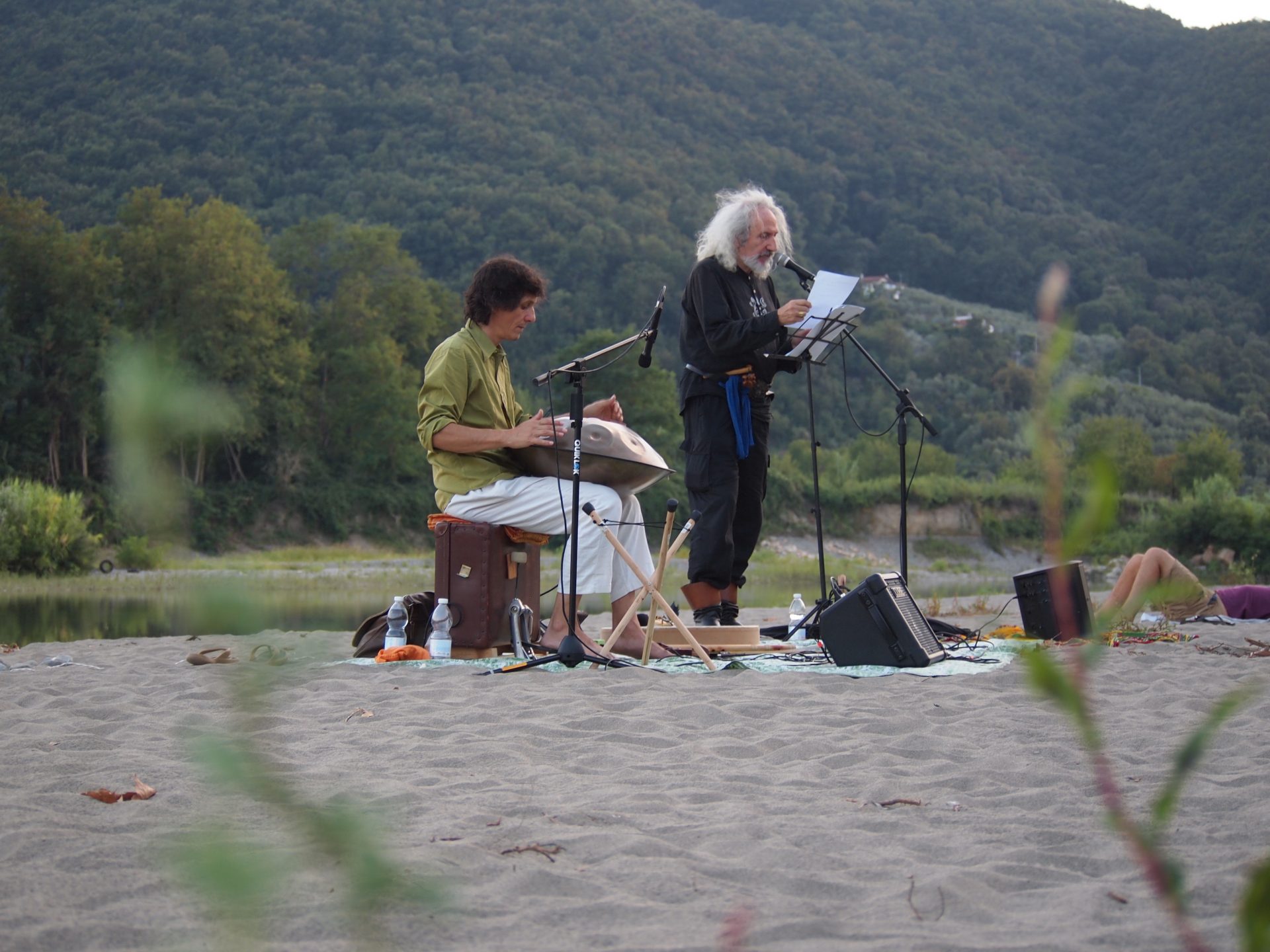 CANTI DEL FIUME PIU’ VASTO CON MUSICHE E LETTURE NEL GRETO DEL FIUME MAGRA