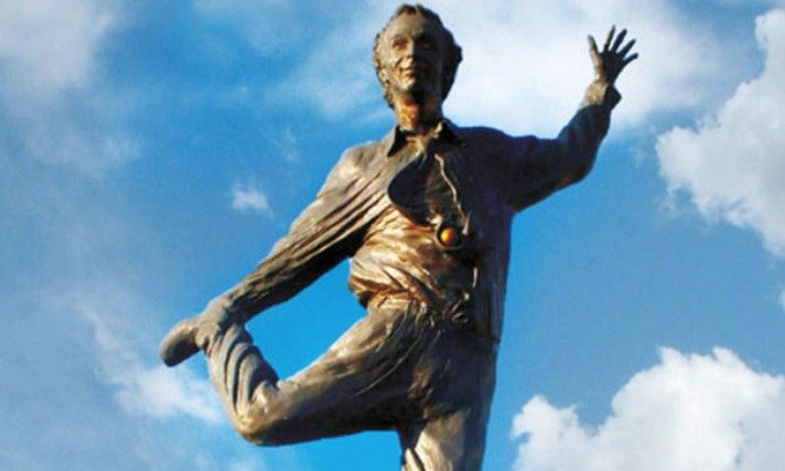 benigni statua