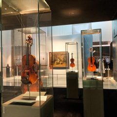 AL MUSEO DEL VIOLINO DI CREMONA GRANDI E PICCINI RISCOPRONO I TESORI DELLA LIUTERIA