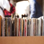 SHOPPING MUSICALE A BERGAMO TRA ABITI E VINILI