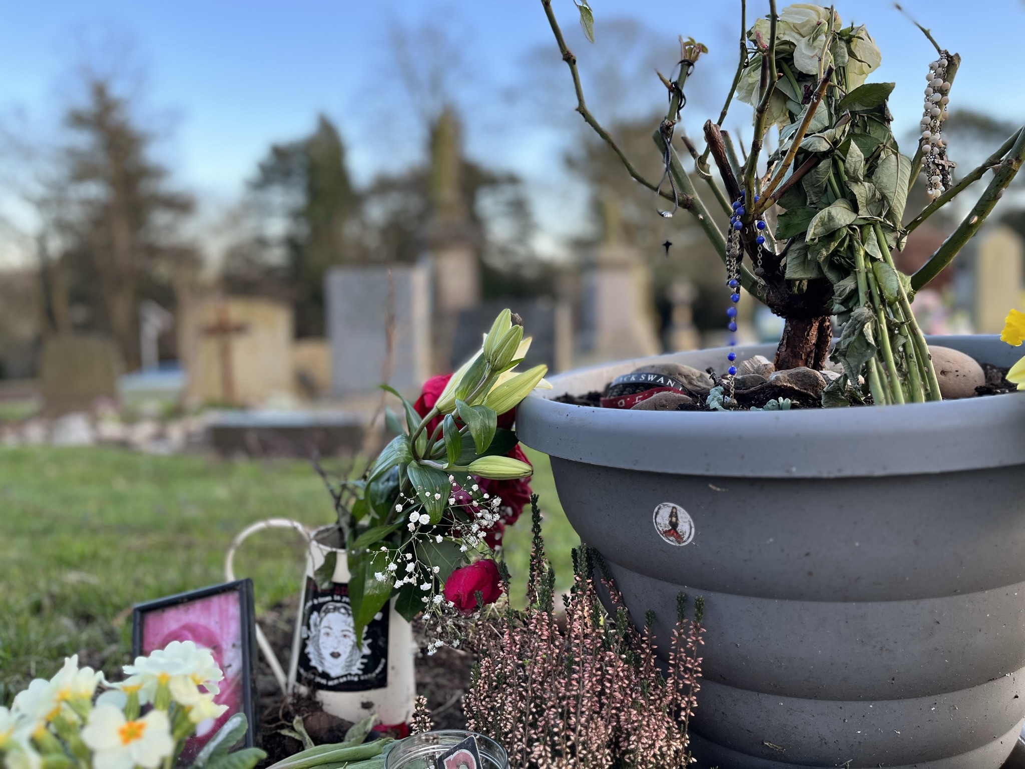 tomba di Ian Curtis foto di Gloria Annovi
