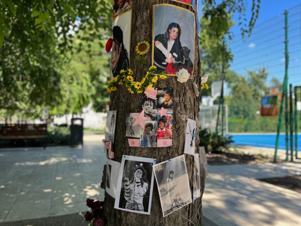 Albero Michael JAckson, Budapest