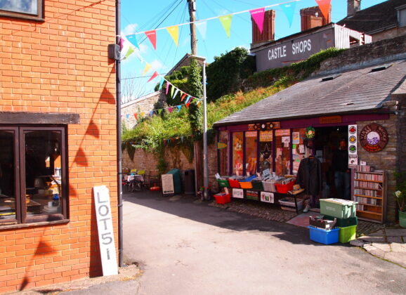 Hay-on-Wye, il villaggio delle librerie amato dalle rockstar